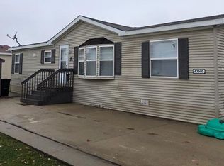 43505 Colonial Dr, Clinton Township, MI 48036