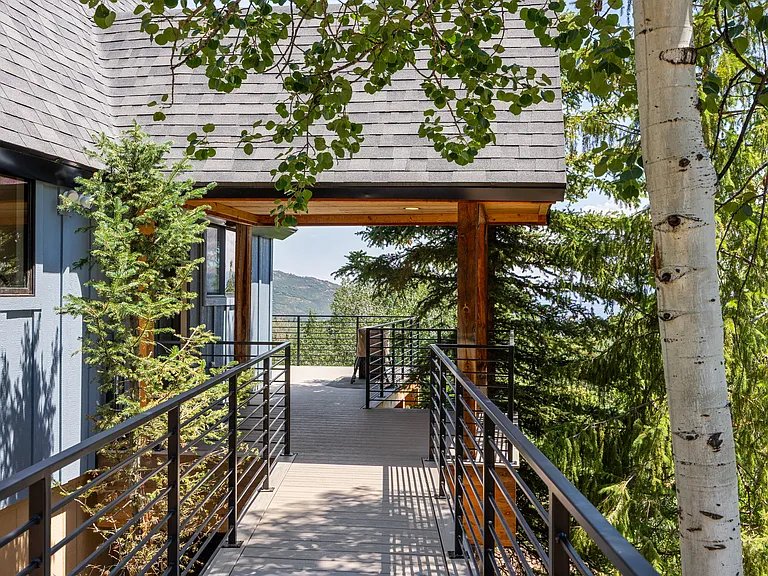 2281 S Uintah View Dr — Photo 2