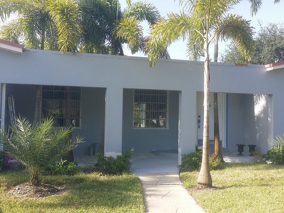 2nd image of 2351 NE 193rd St