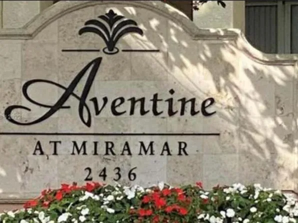 2516 Centergate Dr, Miramar, FL