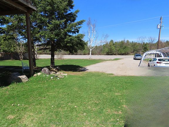 5th image of 4716 Penetanguishene Rd