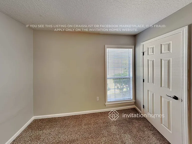 400 Chamberlain Dr — Photo 11
