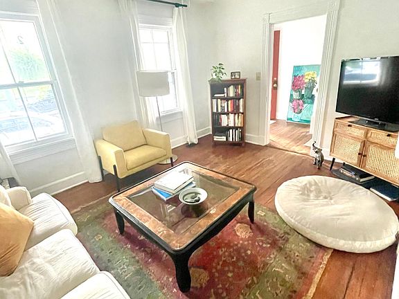 4th image of 105 Caroline St