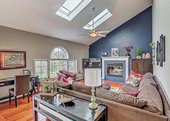 4th image of 21 Orion Ave