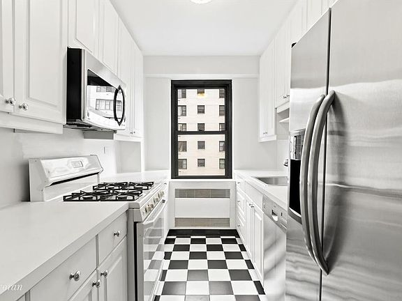 3rd image of 399 E 72nd St APT 11E