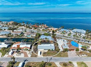 609 Foxworth Ln, Holmes Beach, FL 34217