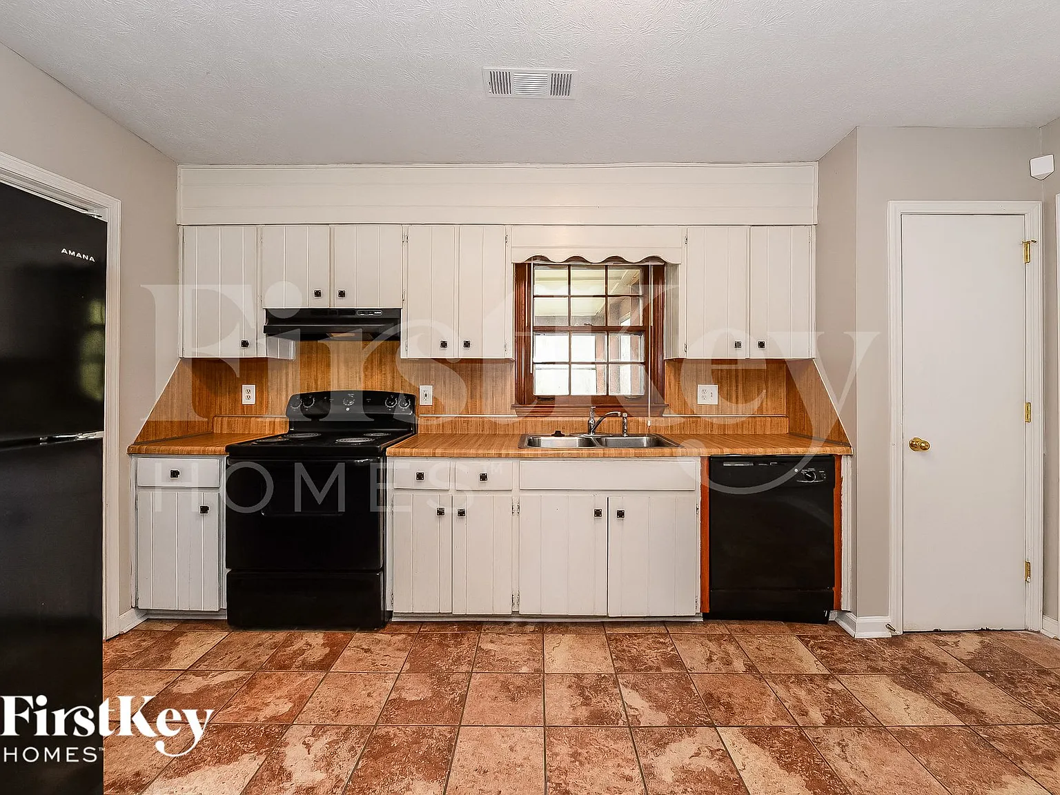 3 bed, 2.0 bath, 1102 sqft, $1,785 — Photo 4