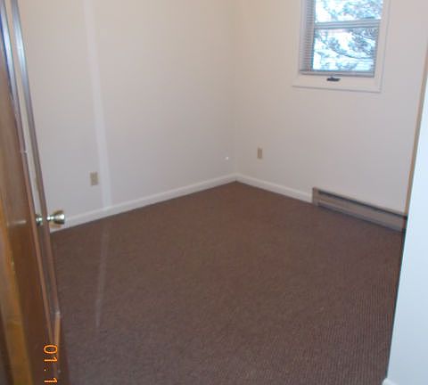 3rd image of 945 N 19th St APT 4