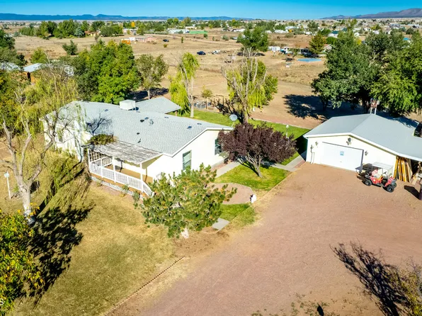 1240 W Saddle Rd, Paulden, AZ 86334