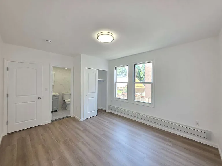 142 Fremont Ave #1 — Photo 4