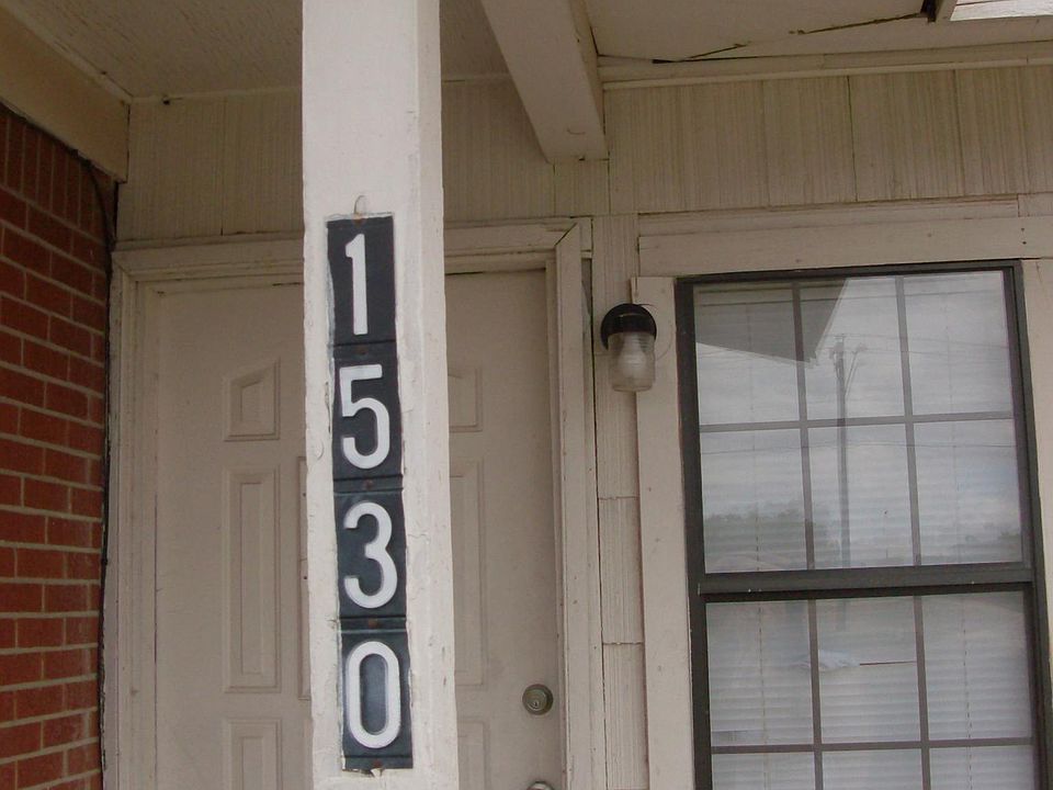 1st image of 1530 E 42nd St