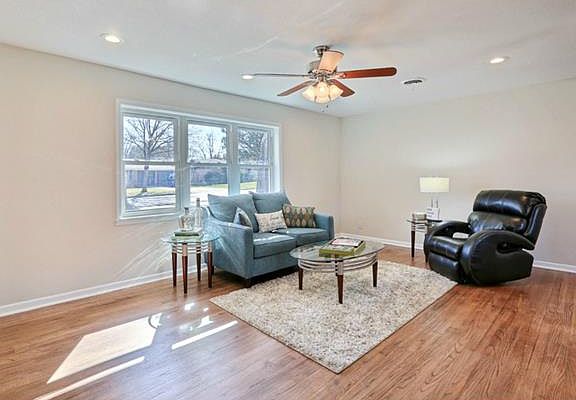 3rd image of 6765 Briley Dr