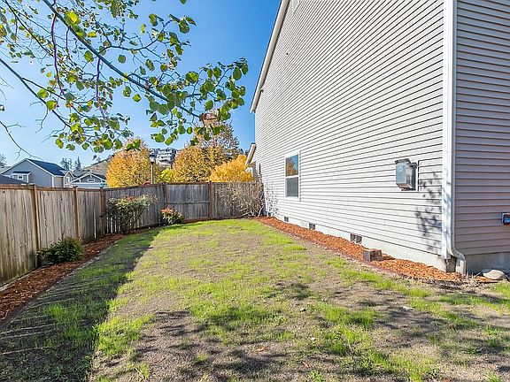 4th image of 11025 179th Avenue Ct E