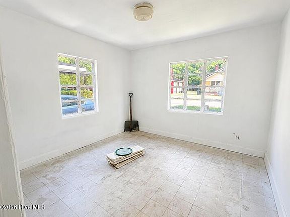5th image of 740 Long Avenue