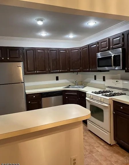 3301 Winder Dr — Photo 4