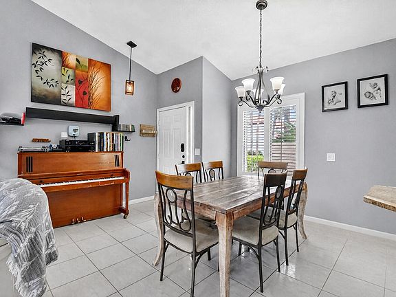 5th image of 14 Via De Casas Sur #104