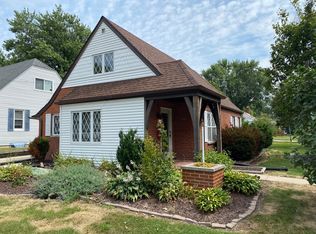405 E Graham St, Dixon, IL 61021