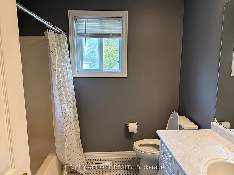 890 Guildwood Blvd — Photo 23