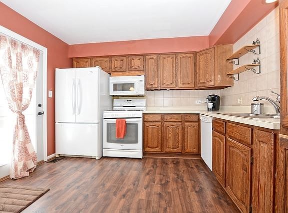 3rd image of 13419 S Central Ave