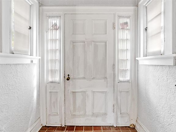 4th image of 7255 Lindell Blvd