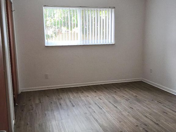 5th image of 7041 Pembroke Rd #2