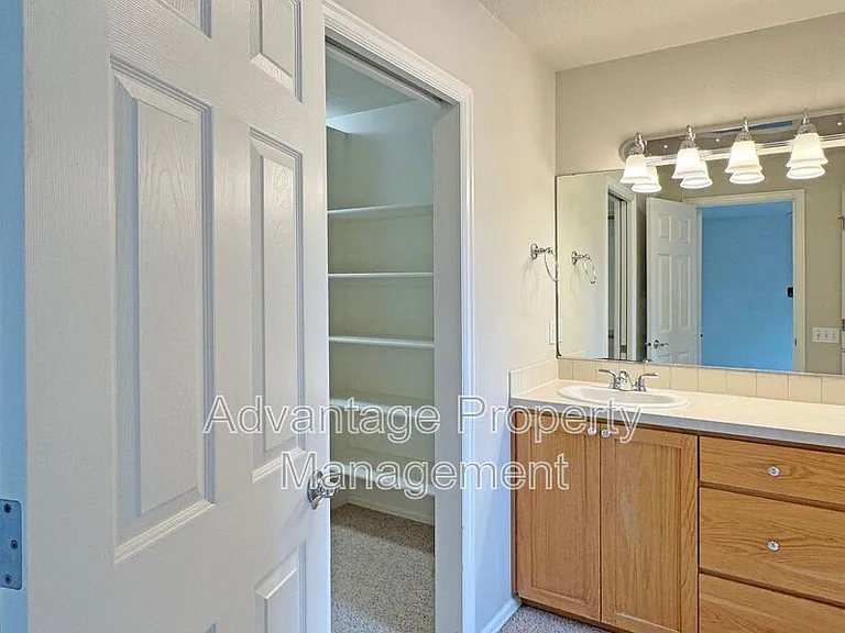 1235 SE Brookside Way — Photo 14