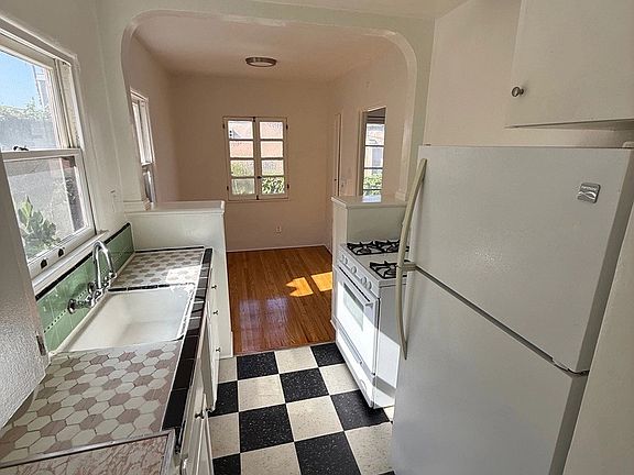 5th image of 828 1/2 Maltman Ave #828-1/2