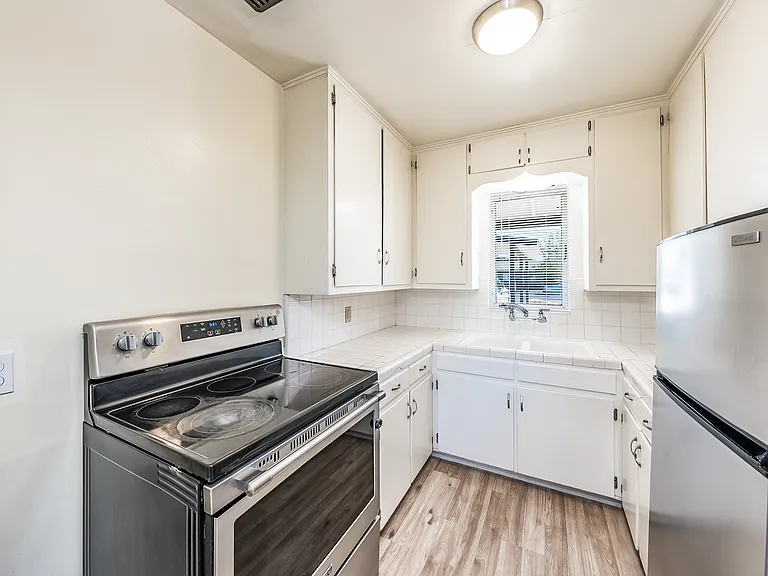 255-267 N Buchanan St #257 — Photo 6