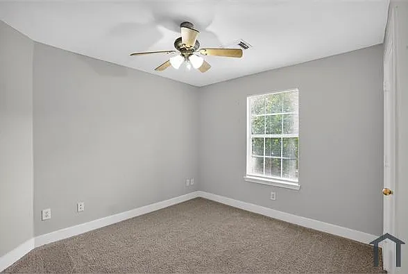 3 bed, 1716 sqft, $2,150 — Photo 2