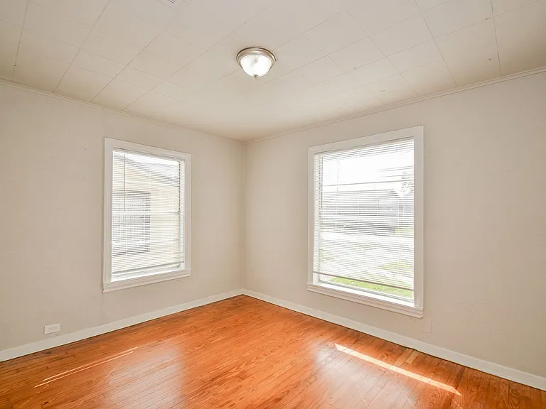 217 Owens St — Photo 19