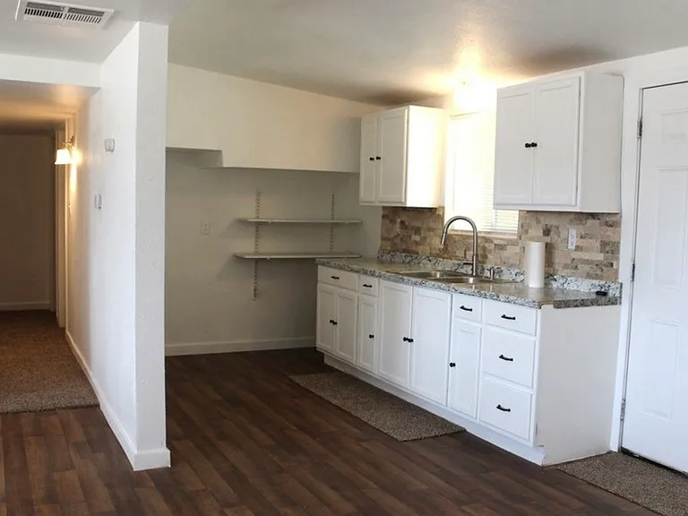 18062 Eucalyptus Rd — Photo 15