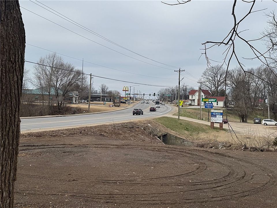 1st image of 180 W Main St