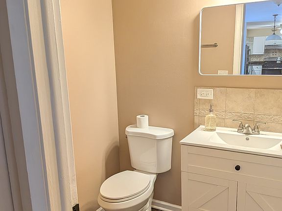 5th image of 8999 Kennedy Dr APT 2C