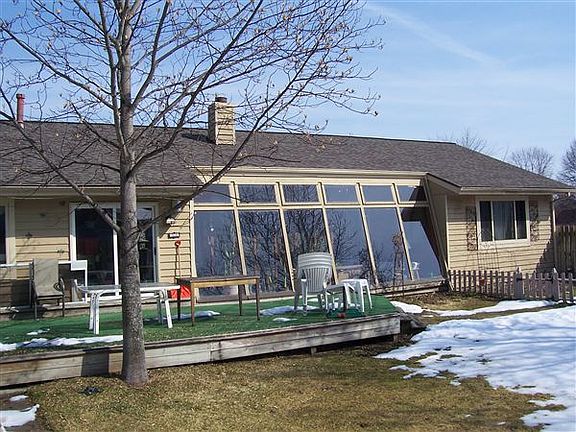 Big Backyard w/ Solar Room