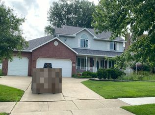 2225 Deer Run Dr, Schererville, IN 46375