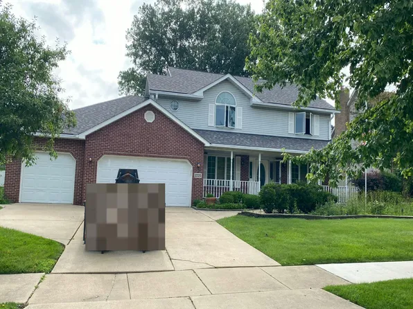 2225 Deer Run Dr, Schererville, IN 46375