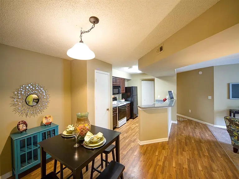 Leigh Meadows Apartments — Photo 15