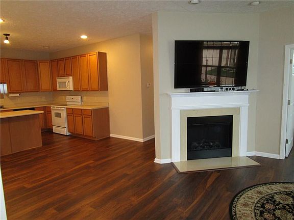 3rd image of 2524 Big Bear Ln #13