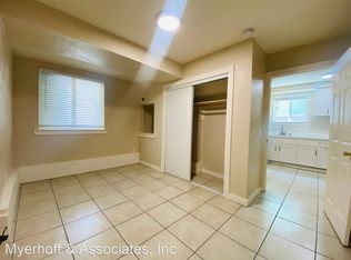 1421 10th St #B, Oakland, CA 94607