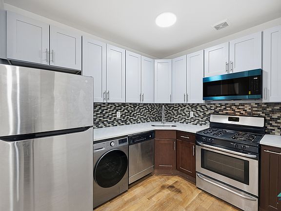 5th image of 235 Marion St #1