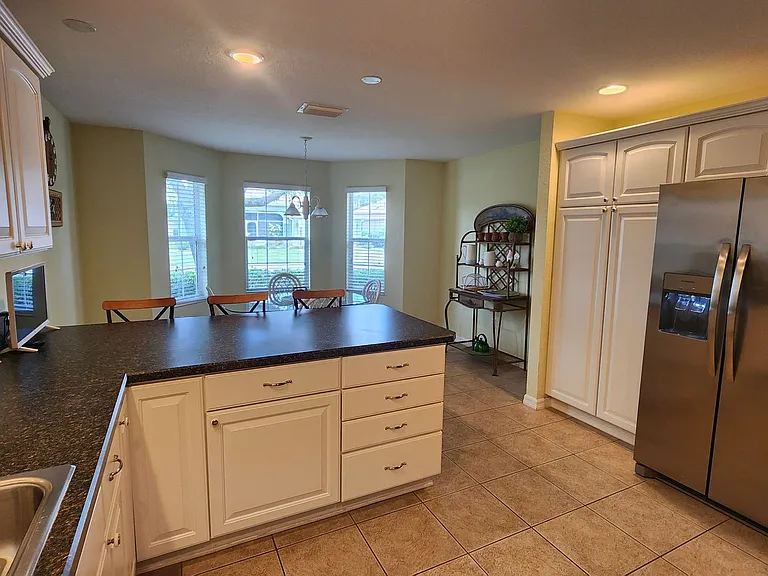1426 Forest Acres Dr — Photo 7
