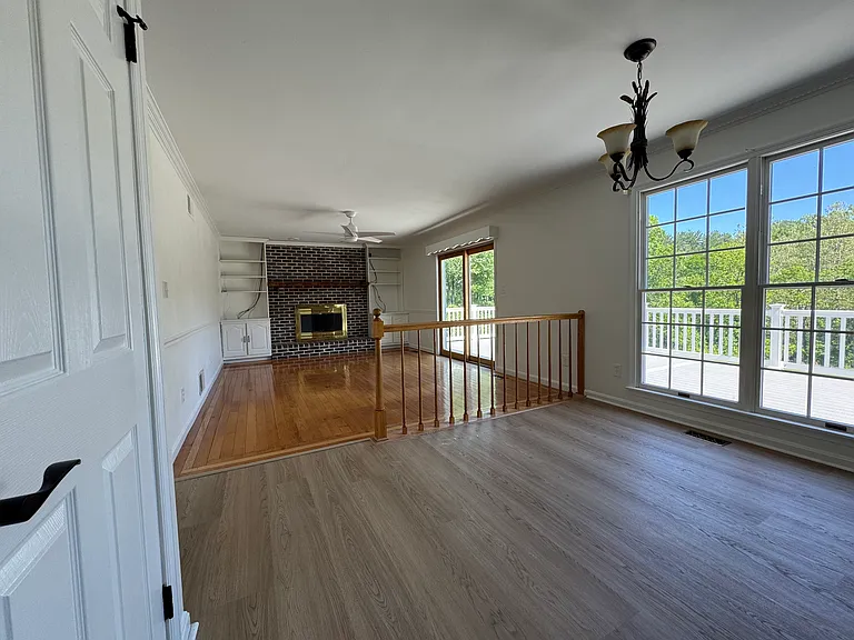 2335 Elderberry Ln — Photo 12