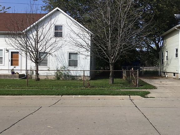 2nd image of 32328 Church St
