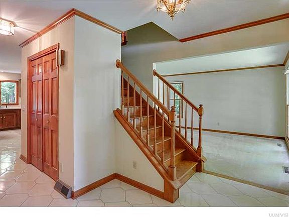 4th image of 10755 Rosewood Ln