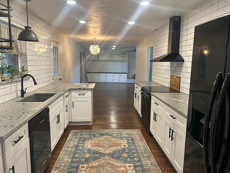 1511 Wysong Dr — Photo 1