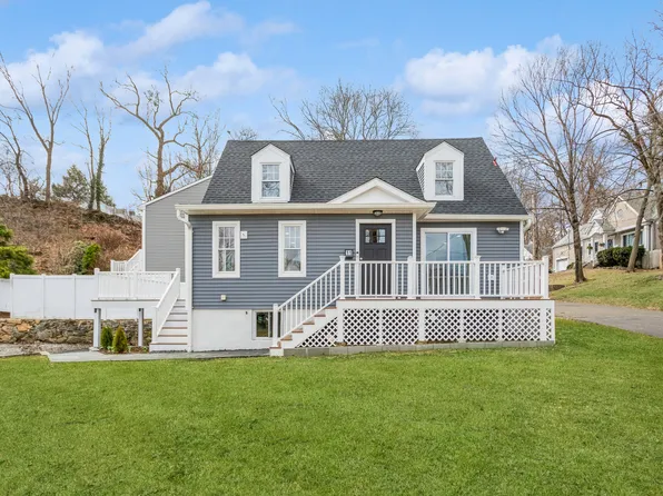 11 Woodlawn Avenue, Norwalk, CT 06854