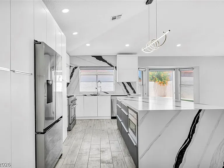 3000 Blue Fin Cir — Photo 16