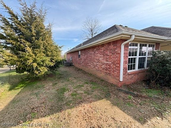 4th image of 109 Claretta Dr