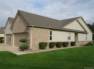 34194 Birchway Cir, Sterling Heights, MI 48312