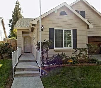 1019 E Monticello Cir, Fresno, CA, 93720